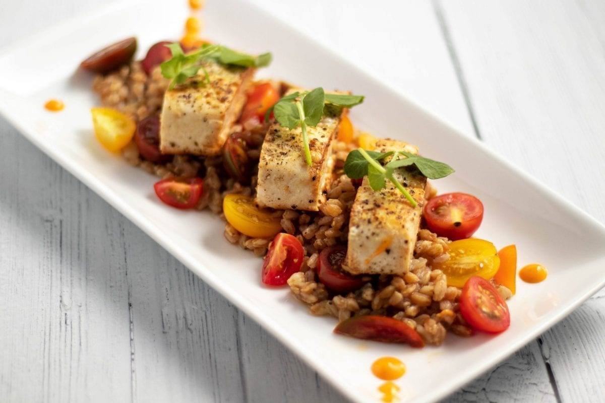 Mahi on a Bed of Heirloom Tomatoes and Farro Meal Prep Counting Macros