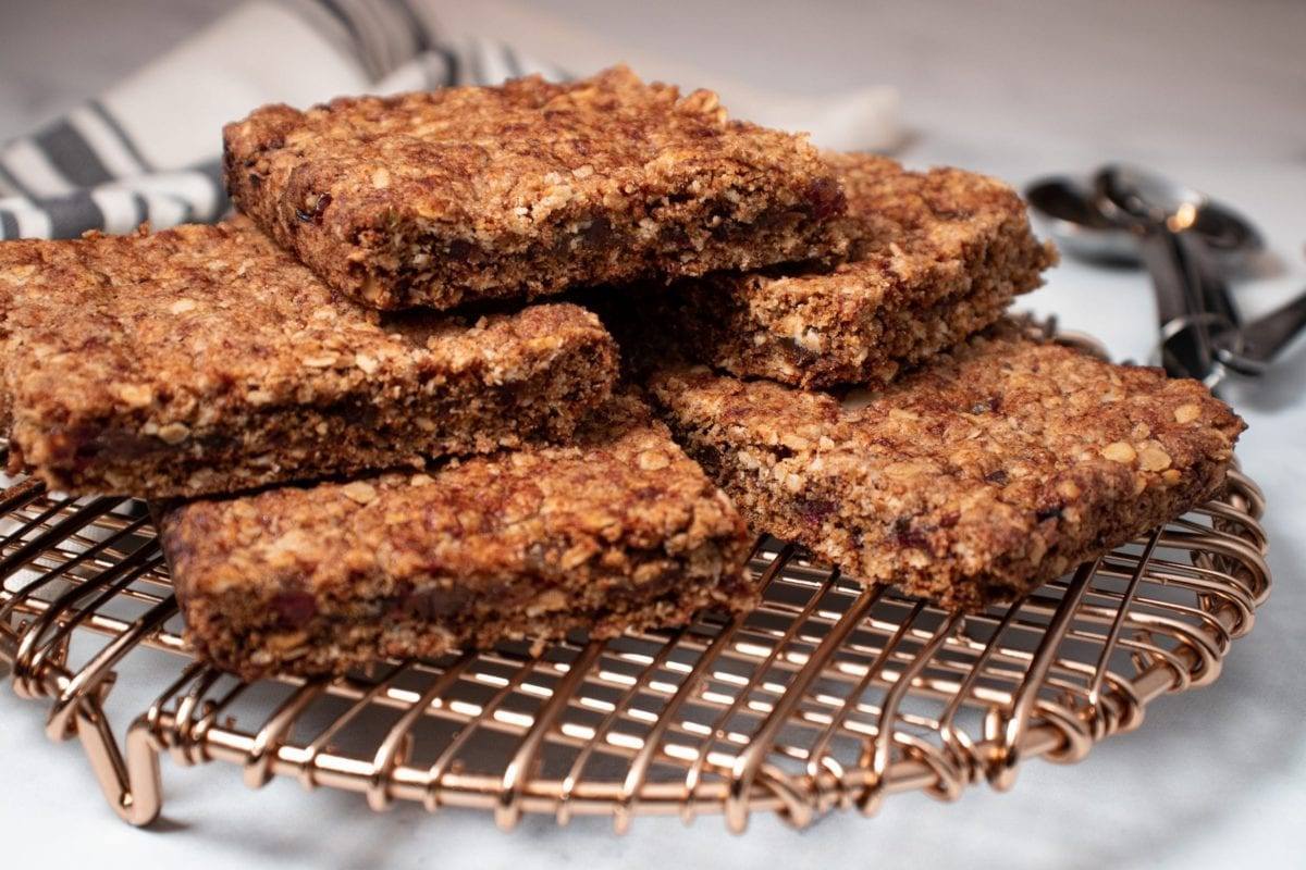 Date and Oat Bars