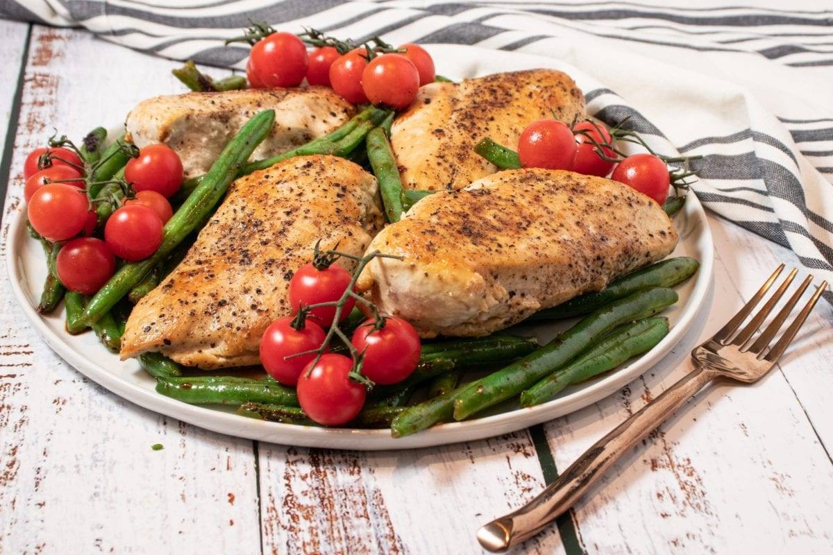 Chicken with Green Beans and Blistered Tomatoes