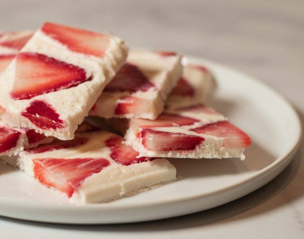 Simple Strawberry Yogurt Bark Meal Planning Meal Prep Counting Macros