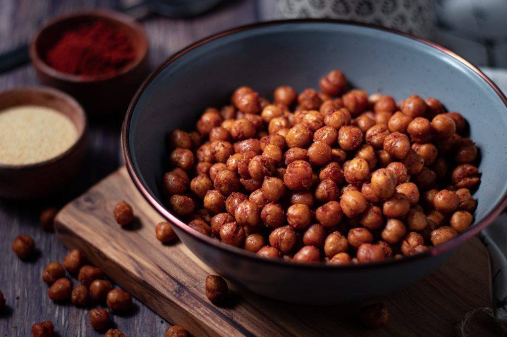 Spicy Roasted Chickpeas, the perfect snack