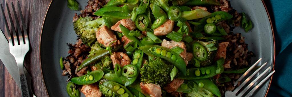 BBQ-Chicken-with-Broccoli-and-Peas